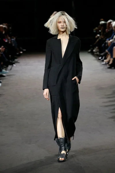 Look 30